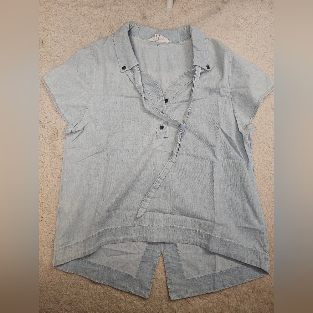 BCBG Generation Light Blue Short Sleeve Blouse